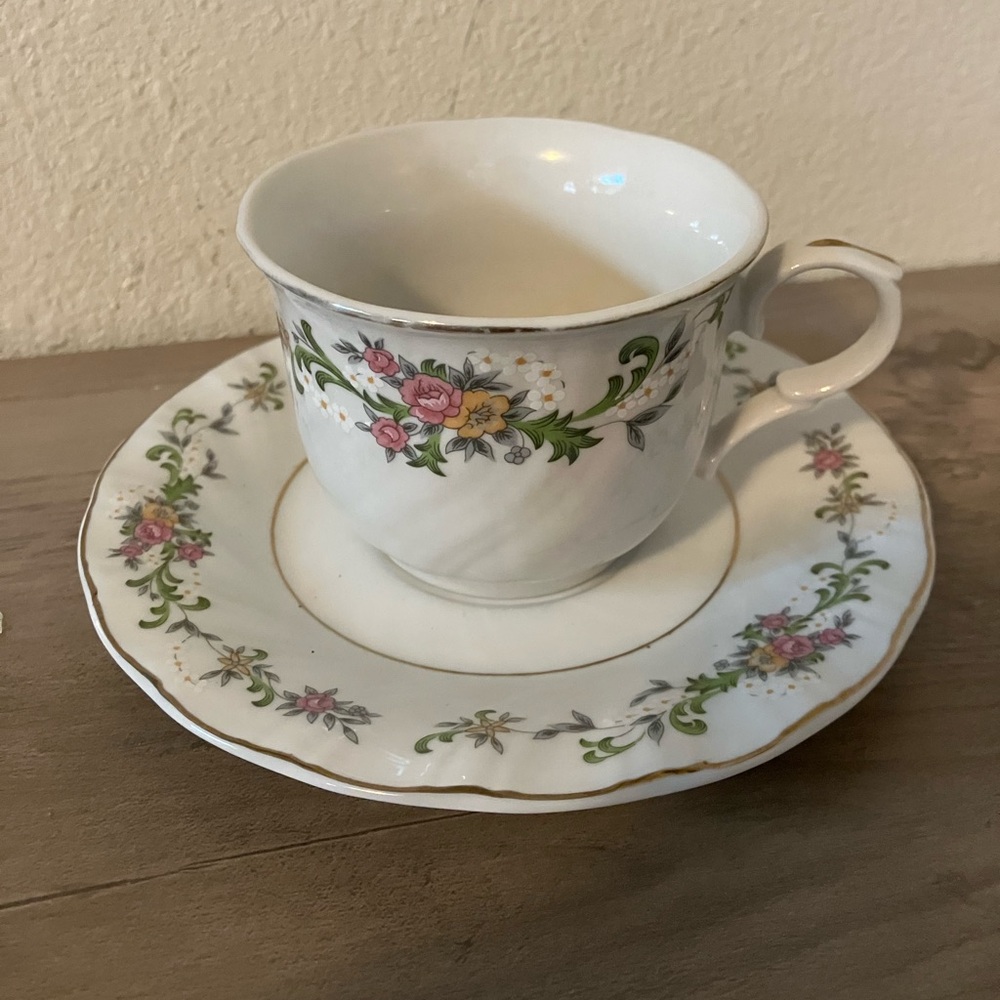 Lynns Fine China Pink Flowers, Swirled, Scalloped Tea Cup & Saucer Set